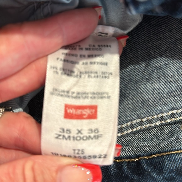 3 pairs of Men’s Wrangler authentics jeans, size 35 x 36, color stonewash - Picture 5 of 10